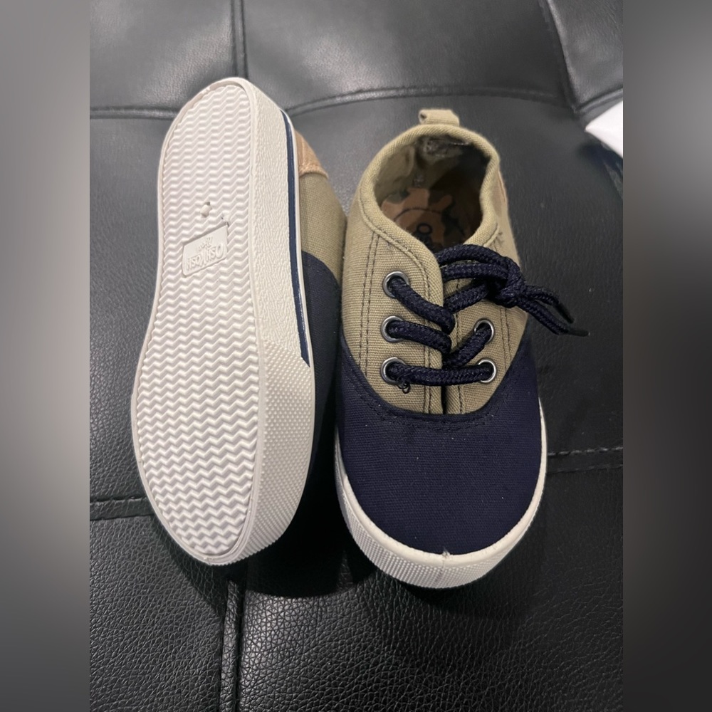 Osh Kosh Bigosh Boys Shoes size 8 - Picture 4 of 6